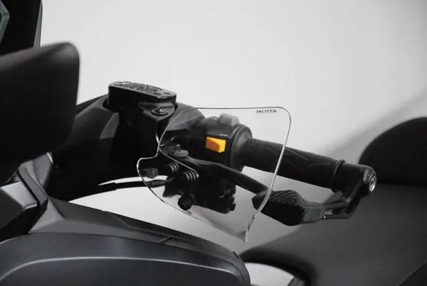 Sconto Coppia di paramani completa di attacchi per yamaha t-max 530 2015-2017