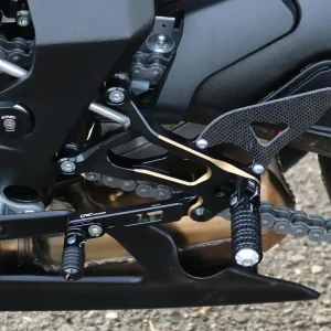 Compra Online PEDANE REGOLABILI NERO/ORO CNC RACING MV AGUSTA SUPERVELOCE 800 / S / S.ORO 2020-2023-