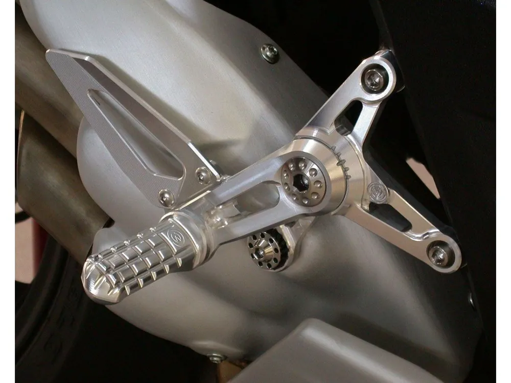 Esclusivo KIT COMPLETO PEDANE REGOLABILI MOTOCORSE MV AGUSTA F3 675 SERIE ORO 2012-