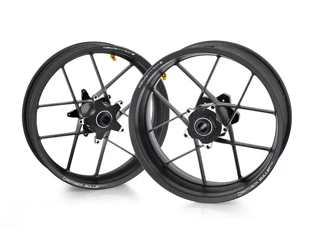 COPPIA CERCHI CARBONIO ROTOBOX BULLET PRO TRIUMPH STREET TRIPLE 765- Nuova Collezione