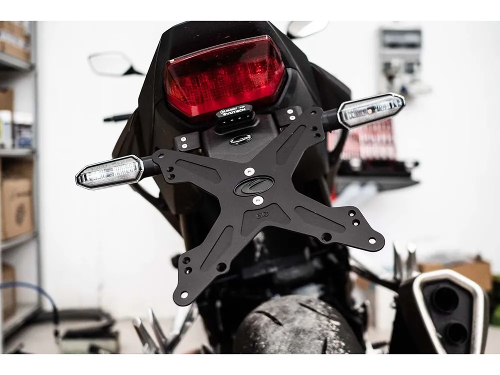 Ultime Pezzi PORTATARGA ALLUMINIO REGOLABILE EVOTECH HONDA CB 500 HORNET 2024-