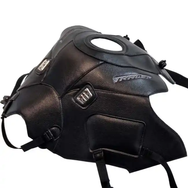 Ultimissimo Modello Copriserbatoio Bagster per Yamaha Tracer 9 GT+ dal 2025 in similpelle nero-