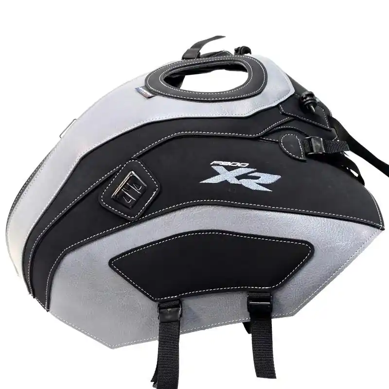 Prezzo Ridotto Copriserbatoio Bagster per BMW F900 XR 20-24 in similpelle nero opaco e argento-