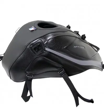 Prezzo Basso Copriserbatoio Bagster per Yamaha MT-03 dal 2016 in similpelle nero e argento-