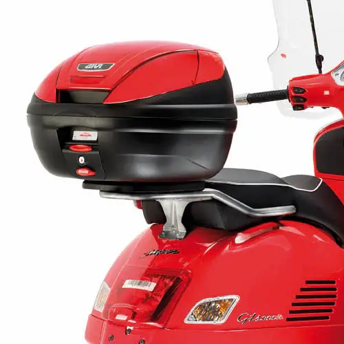 GIVI Attacco posteriore cromato specifico per bauletto MONOLOCK® SR131 per PIAGGIO VESPA 300 Soddisfatti O Rimborsati