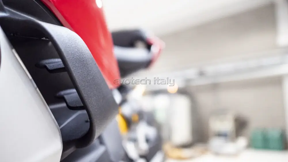 EVOTECH Appendice aerodinamica per Ducati Streetfighter V2 955 Subito Disponibile