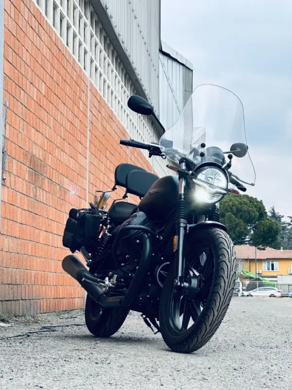 Acquista Ora ISOTTA Parabrezza Maxi per MOTOGUZZI V7 STONE (E5) 2021-2024